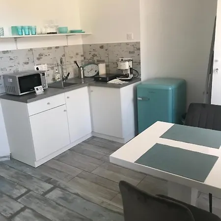 Westend Apartment *